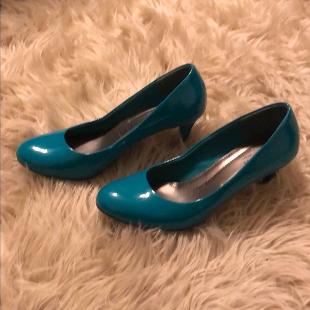 Teal heels